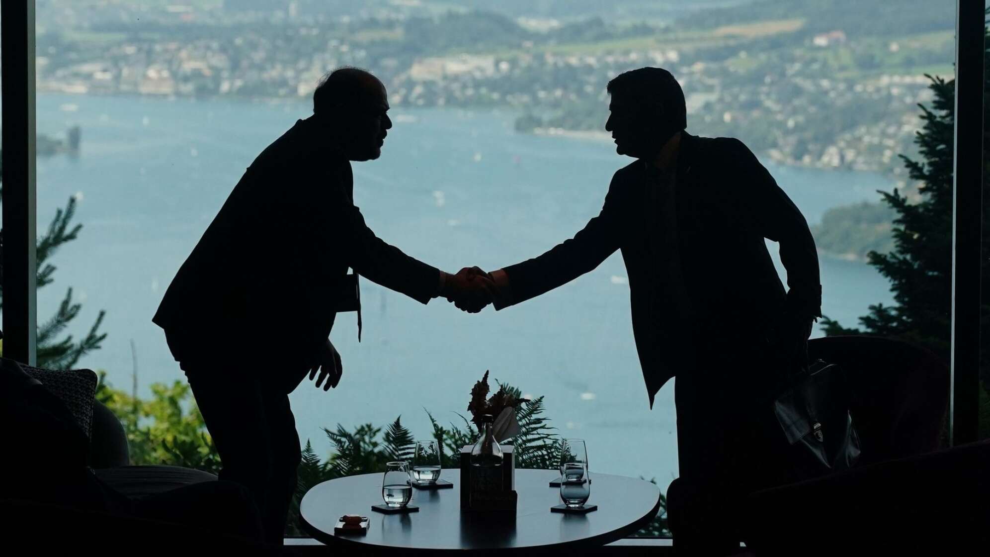 Irankrieg - Verhandlungen in der Schweiz