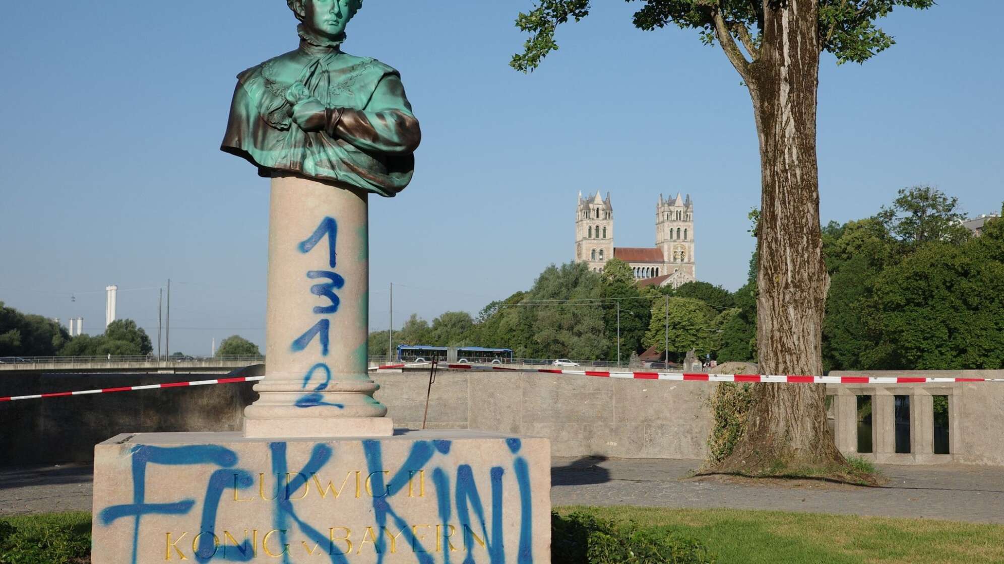 König Ludwig II.-Denkmal beschmiert