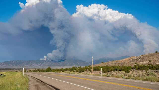 Hügelregion von Salt Lake City in Flammen
