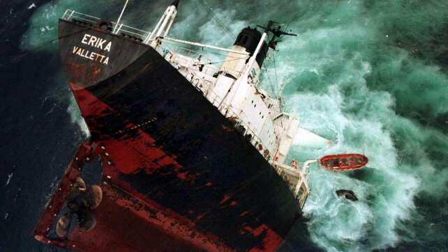 Nach Havarie der «Erika» 1999 - Marine stopft Risse am Wrack