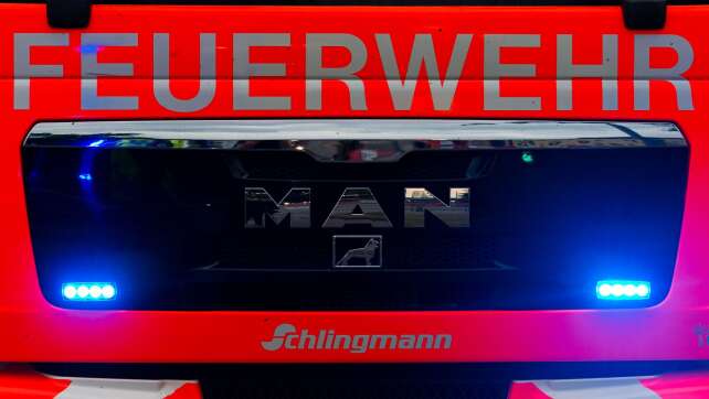 Lastwagen-Anhänger auf A9 nahe Pyrbaum in Vollbrand geraten