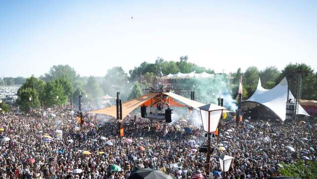 Unterbrechung nach Bränden: Fusion-Festival läuft weiter