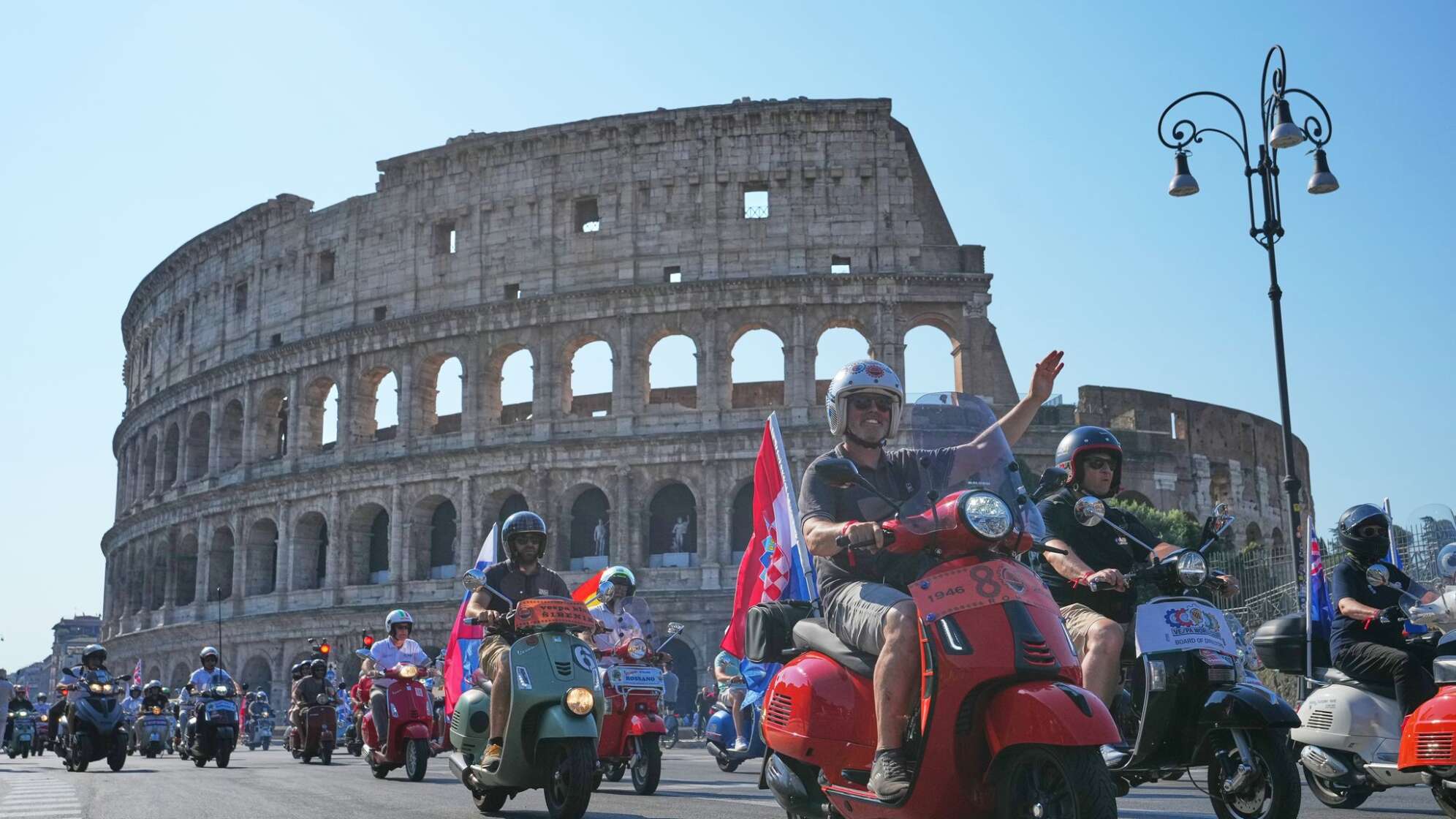 Vespa-Parade in Rom