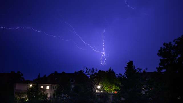 Zur Hitzewelle kommt die Unwettergefahr