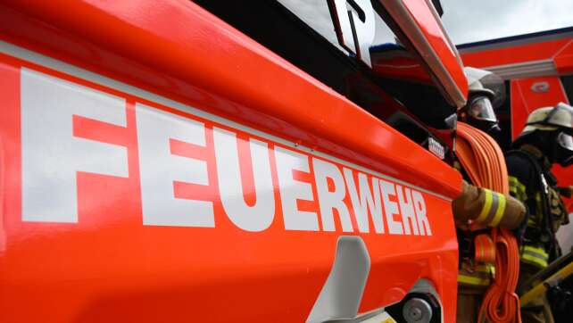 Baby sperrt sich bei Hitze versehentlich selbst im Auto ein