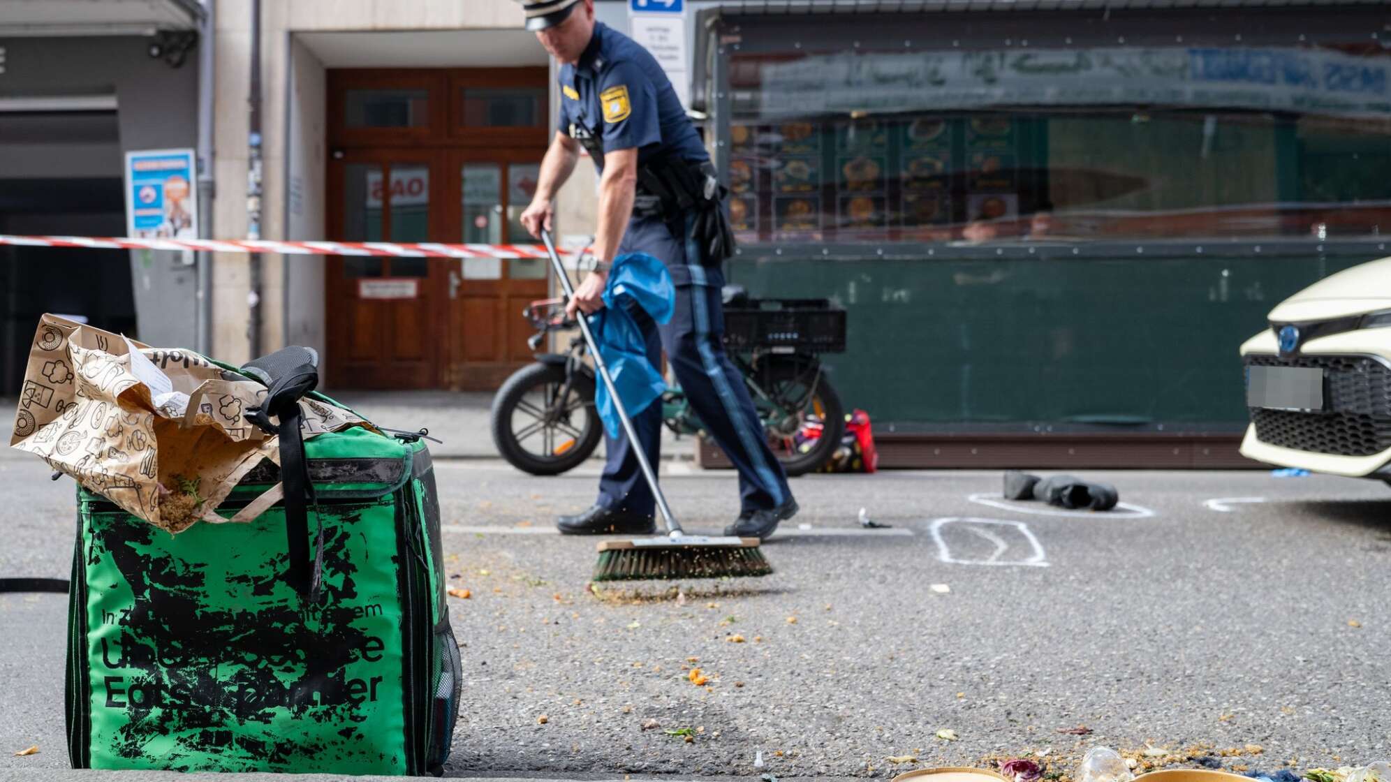 Taxifahrer soll Radler nach Streit angefahren haben
