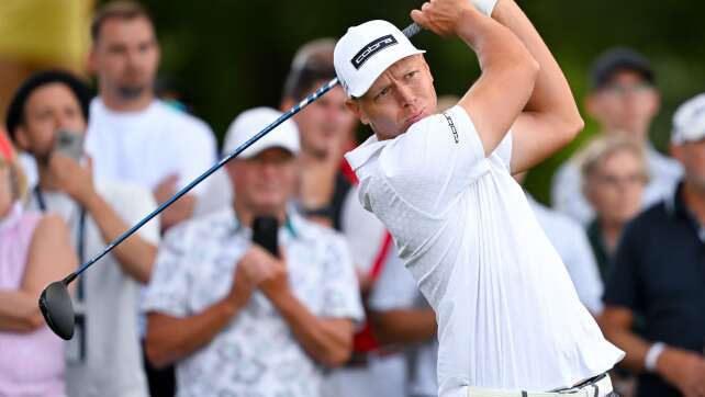 Golfer Schmid spielt sich in München Richtung Spitze