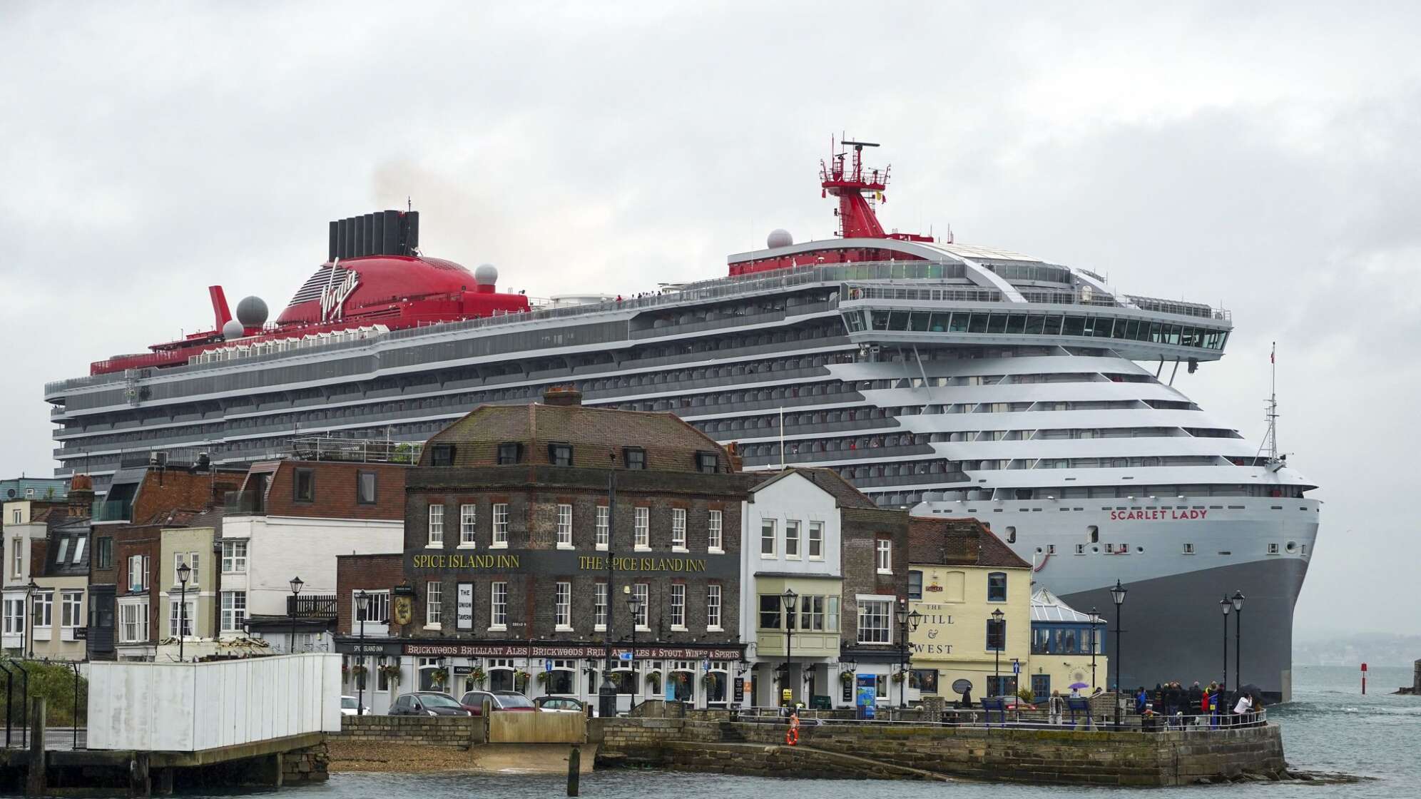 Kreuzfahrtschiff «Scarlet Lady»