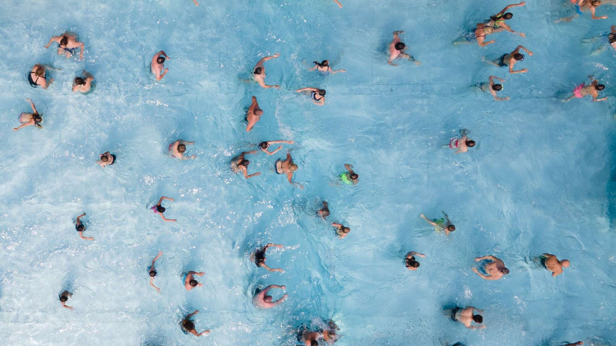 Handy-Eltern im Freibad - eine tödliche Gefahr