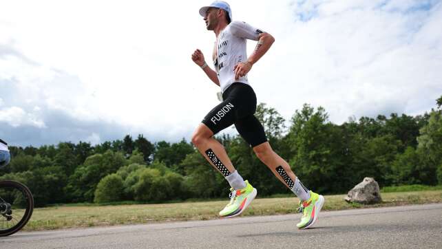 Triathlet Sam Laidlow siegt in Roth mit Weltbestzeit