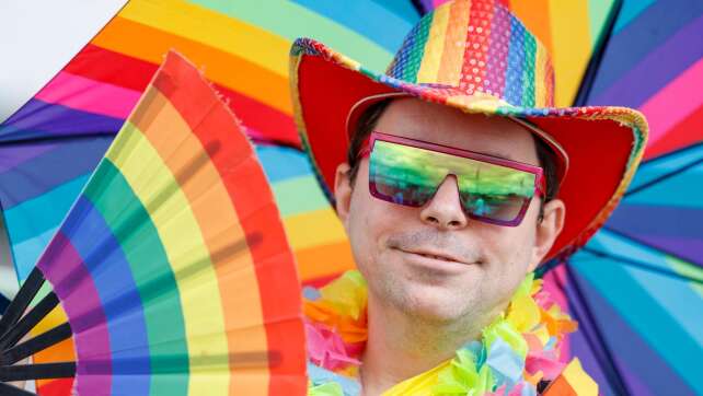 CSD in Köln: Warum «Flirty Flamingo» auf die Straße geht
