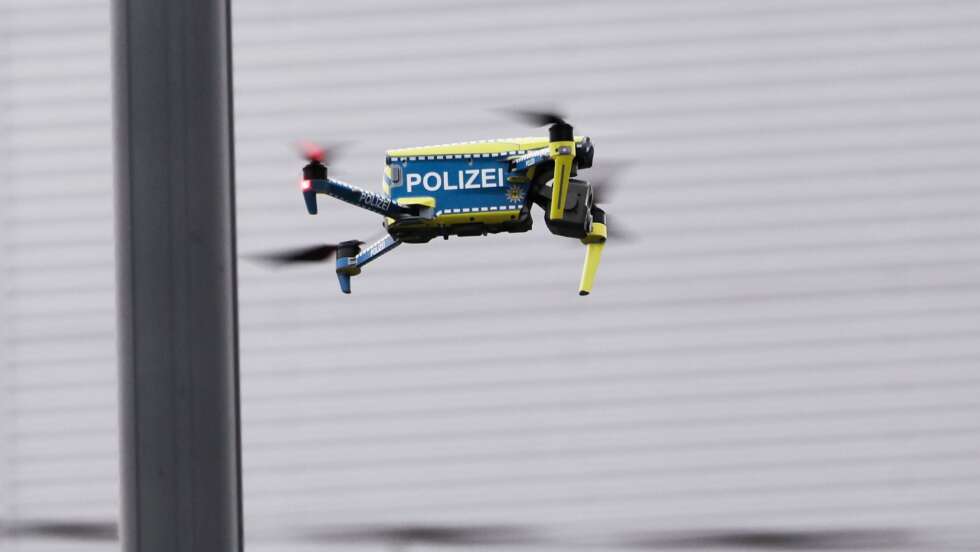 Polizei sucht nach Überfall auf Tankstelle nach den Tätern