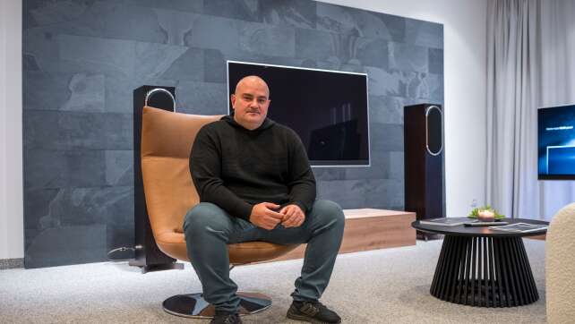 Neue Wege bei Loewe: Hifi und Video für Auto und Jacht