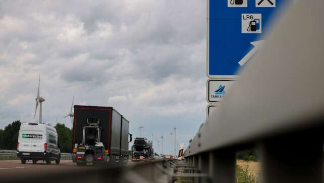 An Bayerns Autobahnen tankt es sich besonders teuer