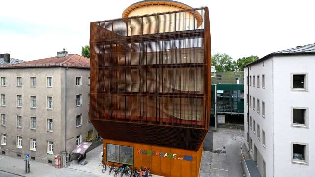Architekten-Kita für TUM - Spielen auf fünf Etagen aus Holz