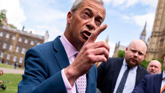 Brexit-Vorkämpfer Nigel Farage legt Mandat nieder