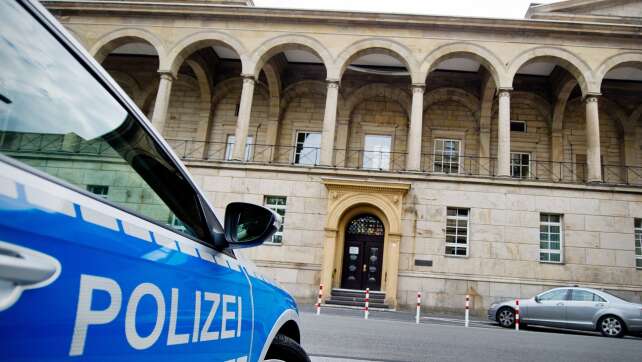 Serie von Giftanschlägen: Frauen vor Gericht
