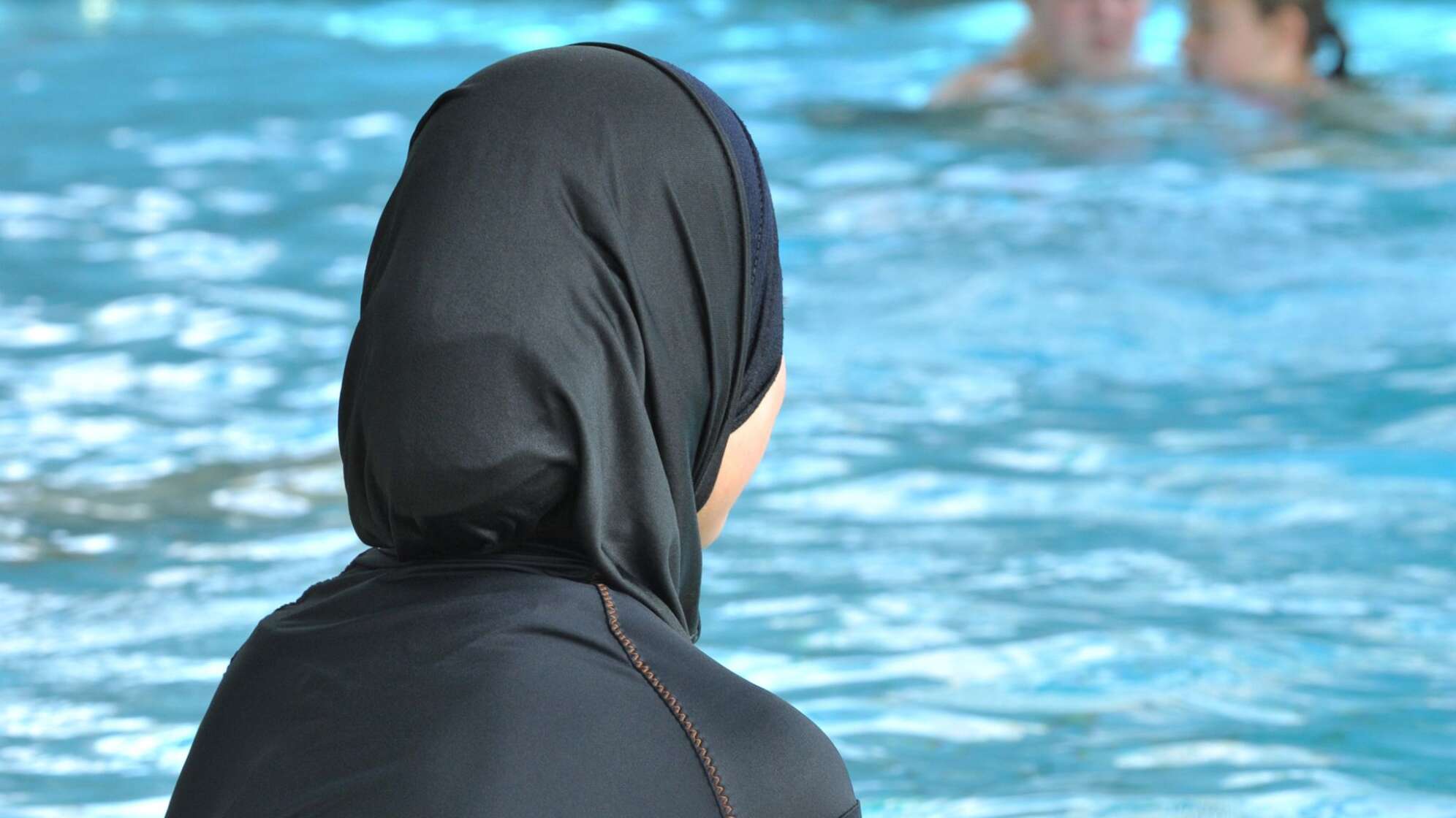 Burkini im Schwimmbad
