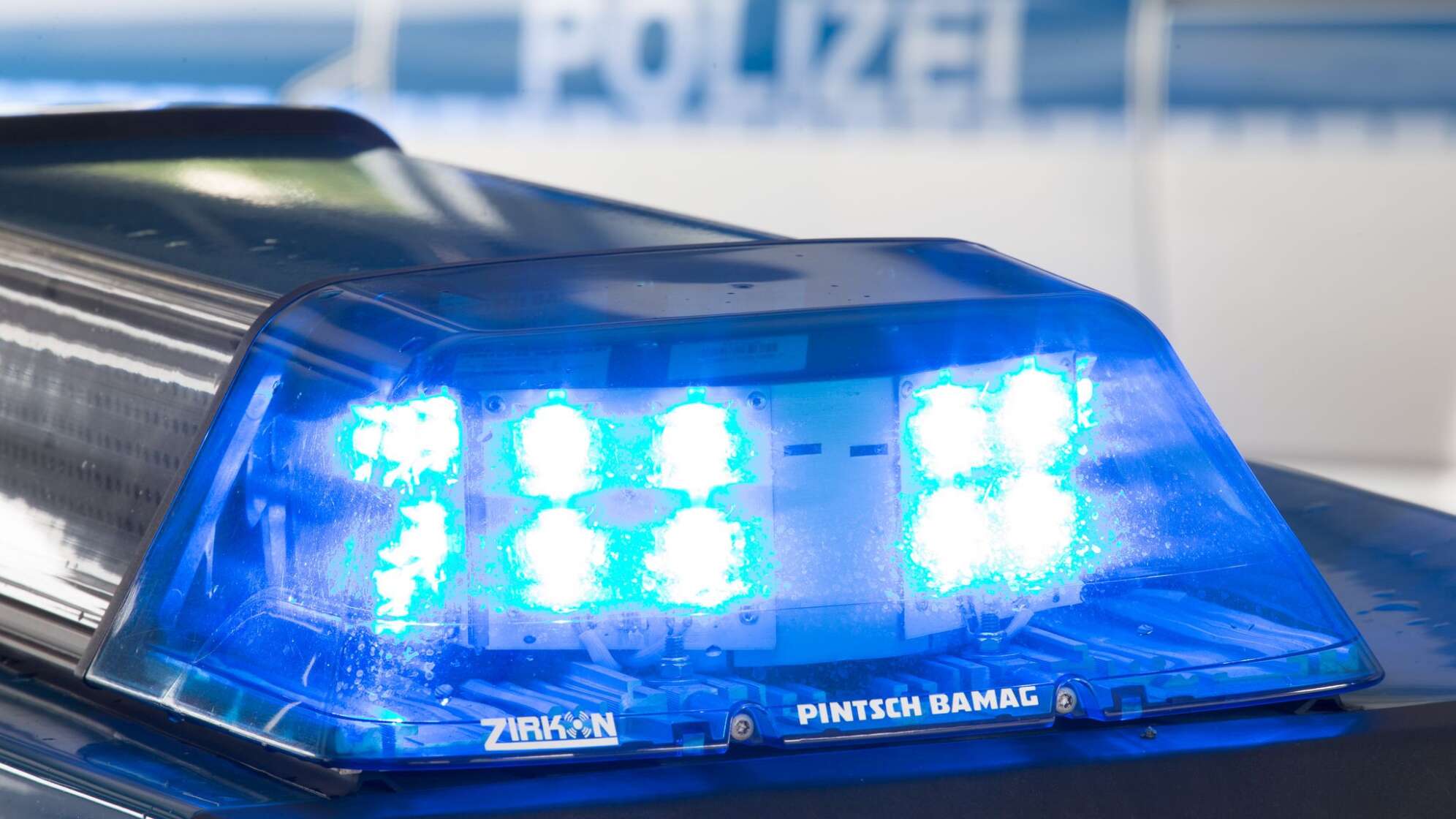 Unbekannter schlägt 15-Jährigen bei Sportstunde