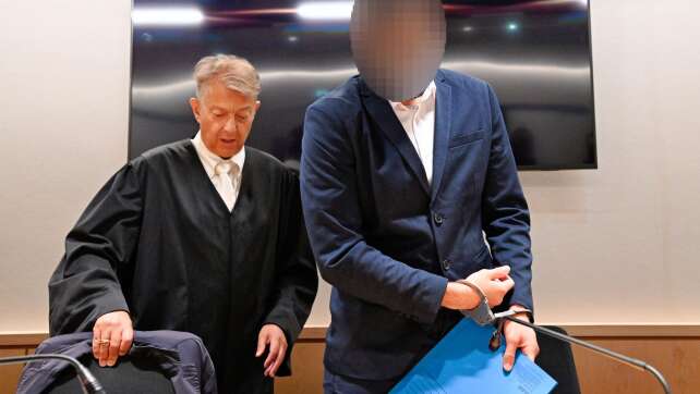 Zugbegleiter zu Tode geprügelt - Urteil fällt