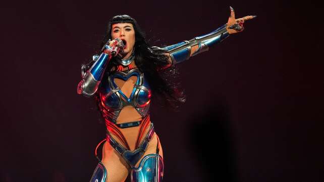 Katy Perry hüpft in Stuttgart herum