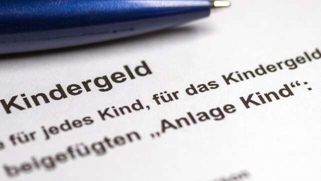 Bundestag beschließt Kindergeld ohne Antrag - darum geht es
