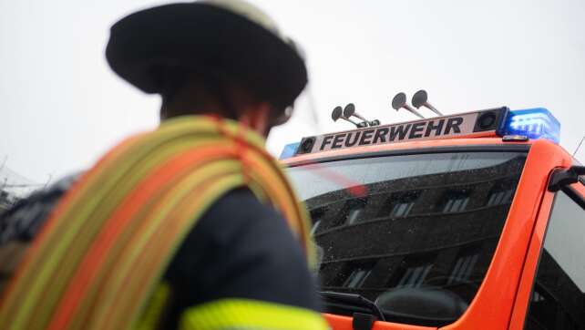 Ballenpresse in Flammen - 100.000 Euro Schaden