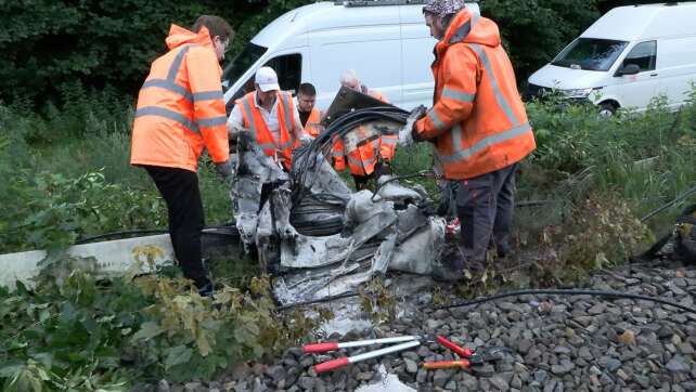 Mutmaßlicher Brandanschlag legt Zugverkehr im Norden lahm