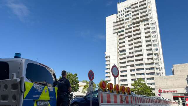 Steinwurf auf Streifenwagen – DNA-Test für Hochhausbewohner