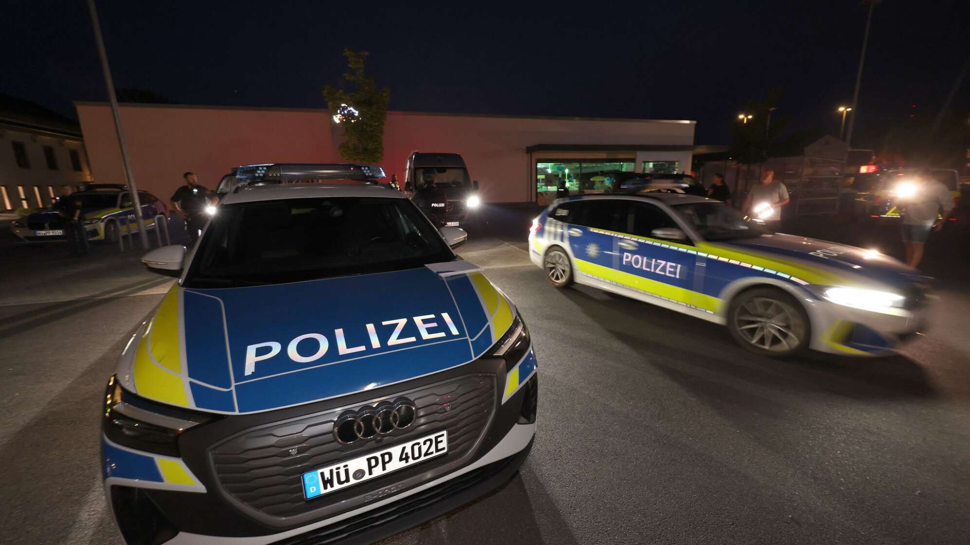 Polizei sucht Täter mit Waffe in Würzburg
