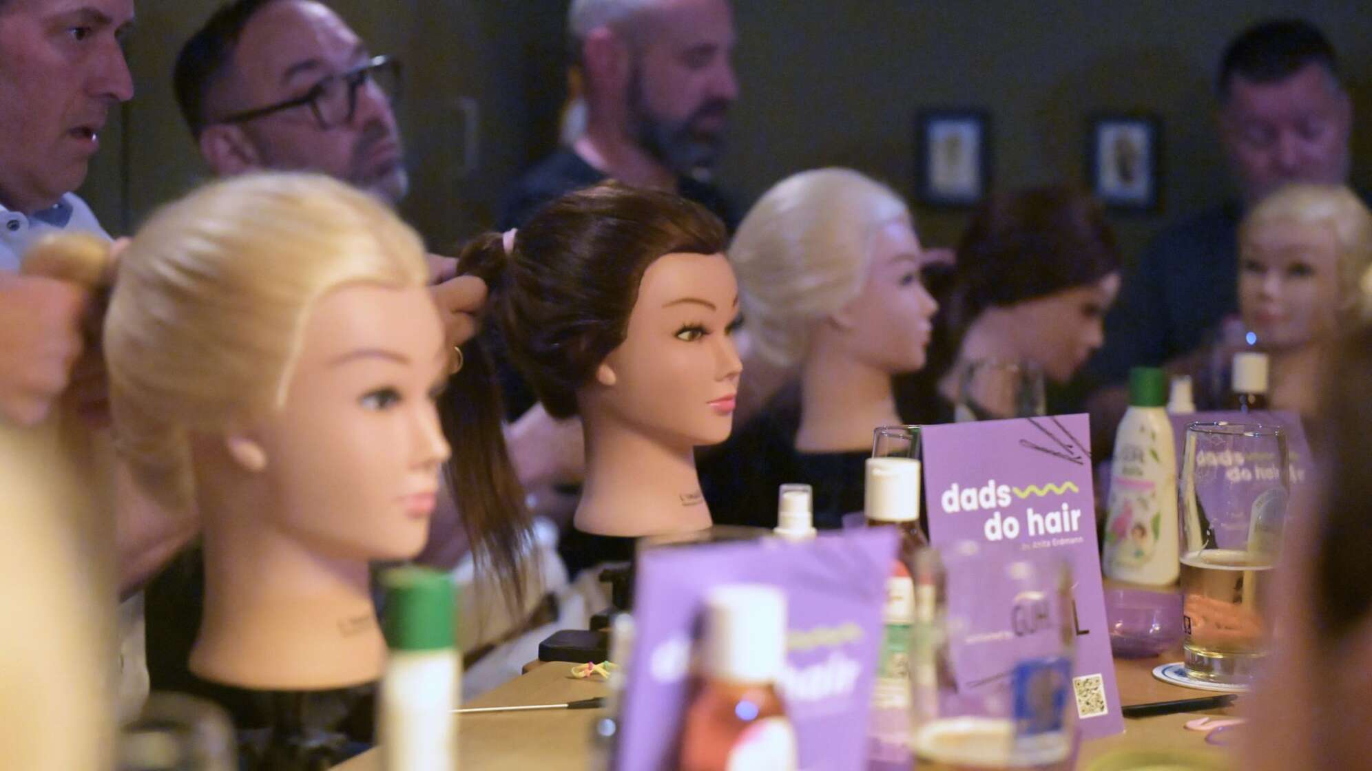 «Dads do Hair» - Männer lernen frisieren