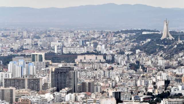 Elf Menschen sterben bei Brand in Waisenhaus in Algerien