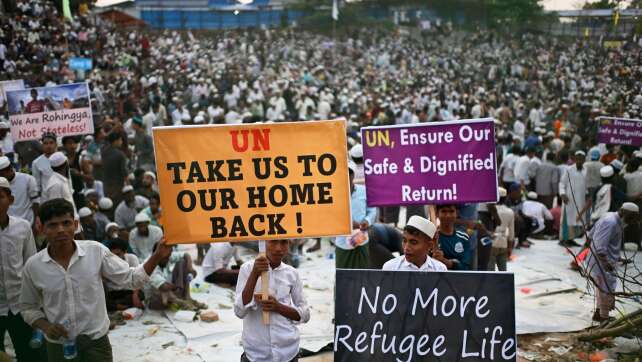 Bootunfälle mit über 500 Flüchtlingen vor Myanmar befürchtet