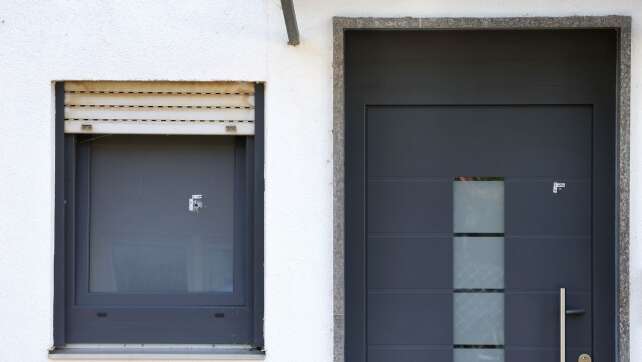 Täter nach Schüssen auf Würzburger Haus weiter flüchtig