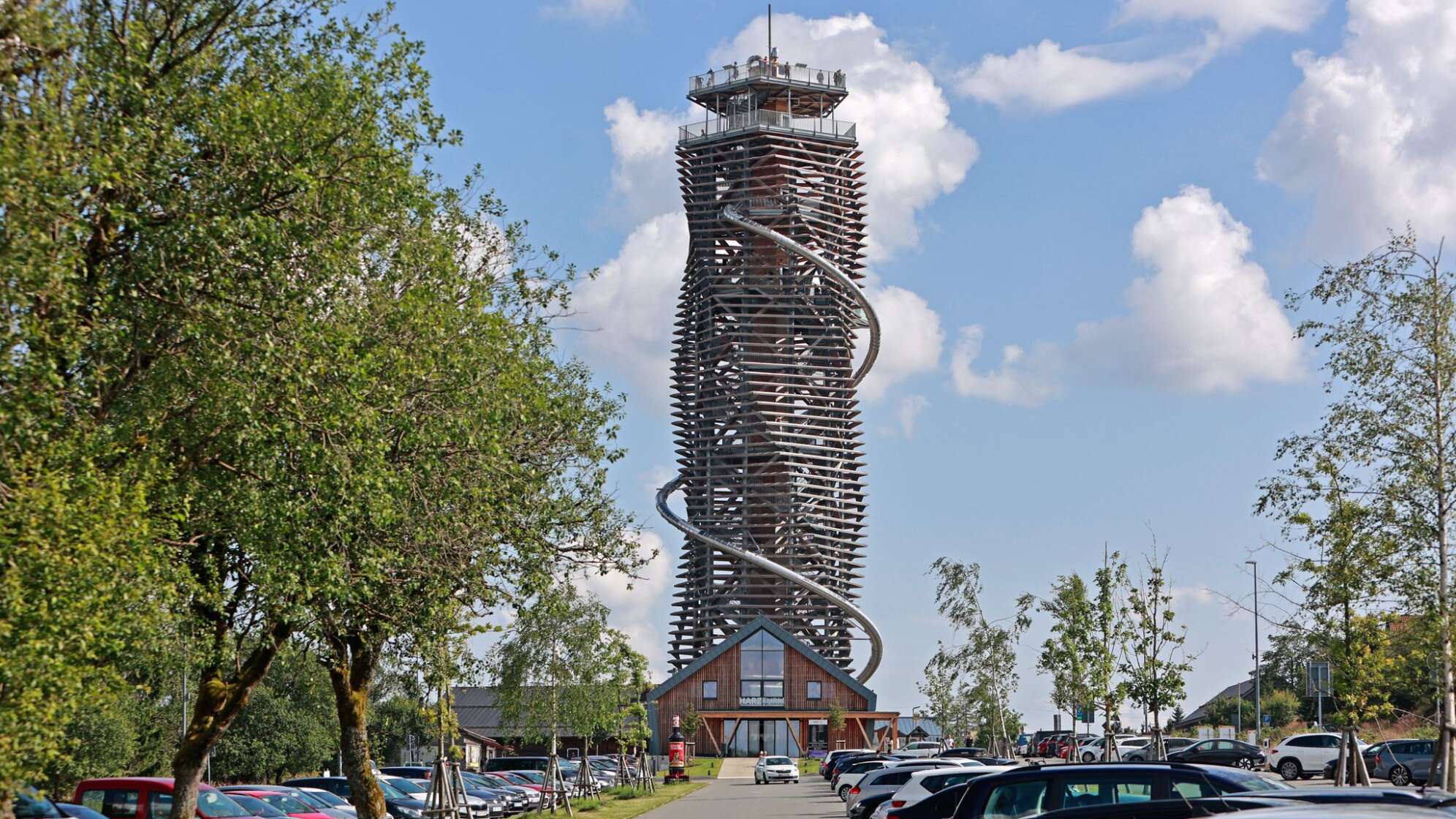 Blick auf den Harzturm am Torfhaus.