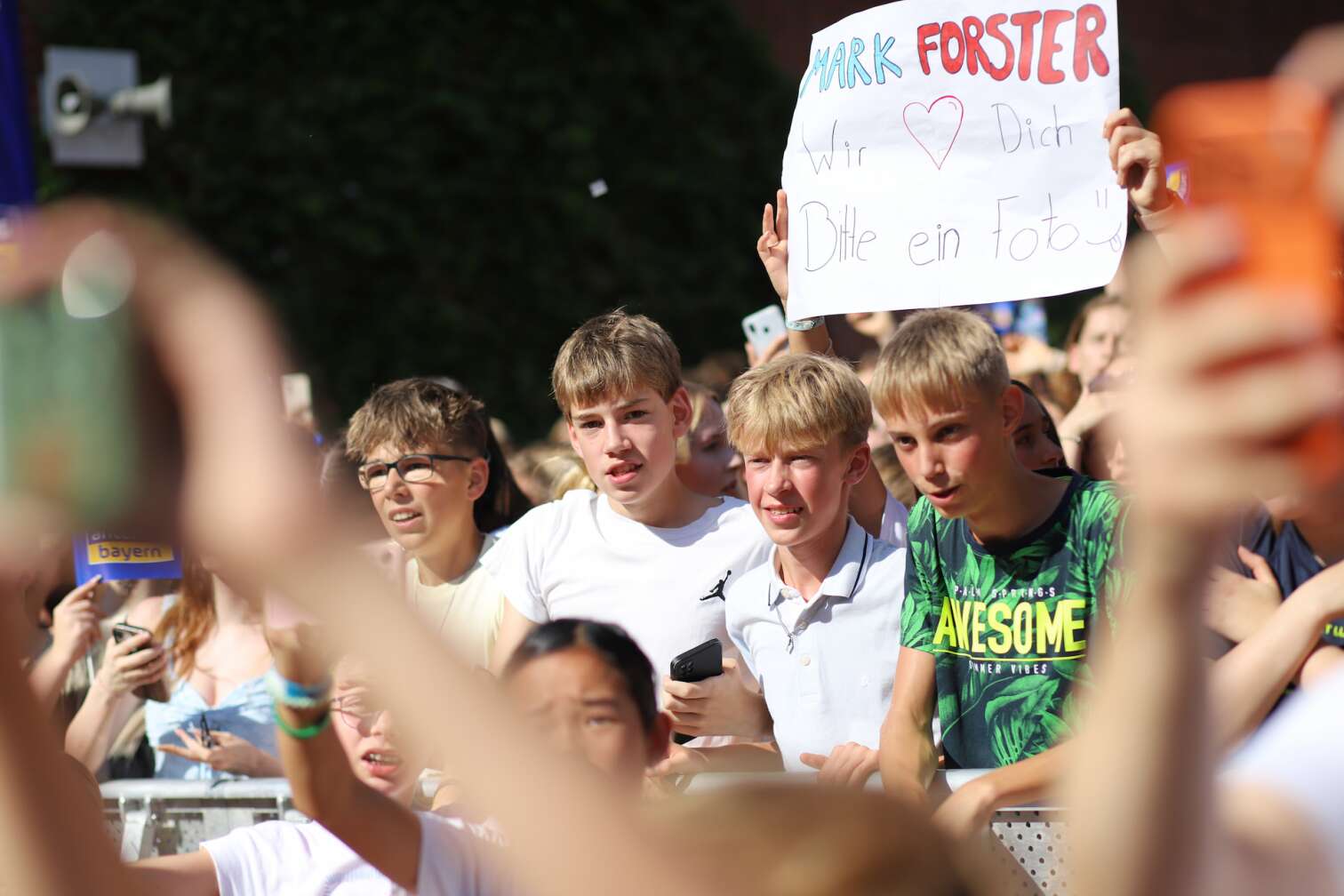Mark Forster am 16.07.2026 live auf der Bühne beim ersten ANTENNE BAYERN Schulhof-Gig 2026 auf dem Pausenhof der Walther-Rathenau-Realschule in Schweinfurt in Unterfranken