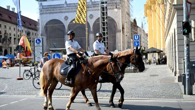 80 Jahre Polizei: Drohnenshow, Abseilaktion und Kaffee-Ape