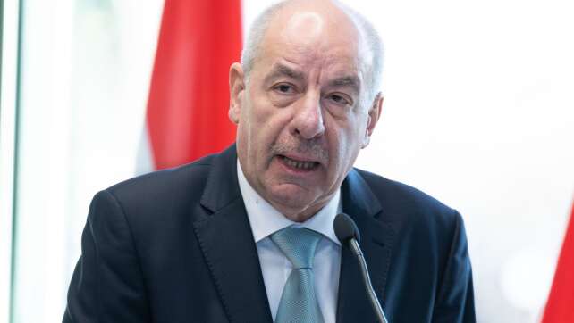 Ungarn: Präsident macht Weg zu eigener Absetzung frei
