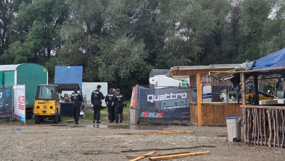 Unbekannter attackiert Festbesucher – acht Verletzte