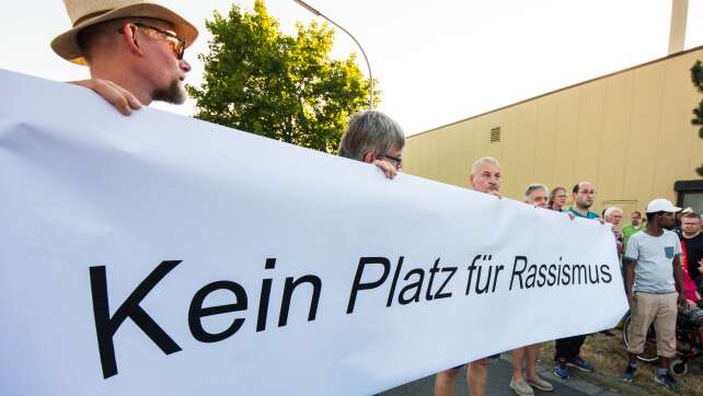 Statistik: Rassistische Gewalt auf hohem Niveau