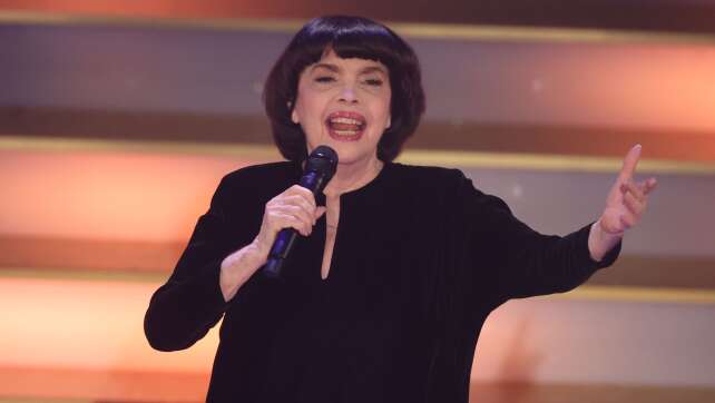 Mireille Mathieu wird 80 - und hat immer noch Lampenfieber