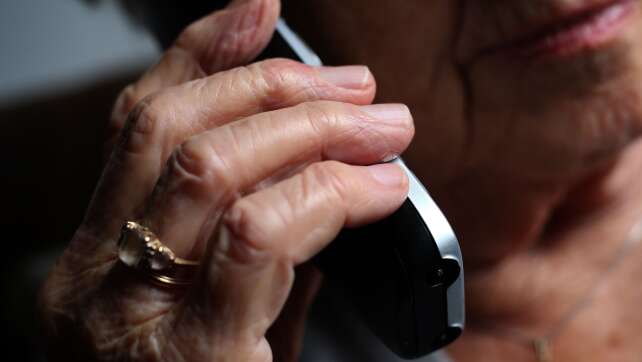 Betrug mit Schockanruf - Seniorin verliert 100.000 Euro