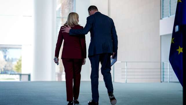 Merz baut Regierung und CDU-Führung um