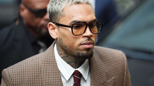 Chris Brown gesteht minderschweren Gewaltvorwurf in London