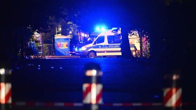 CSD: Fahrzeug in Menschenmenge - Ein Toter, viele Verletzte