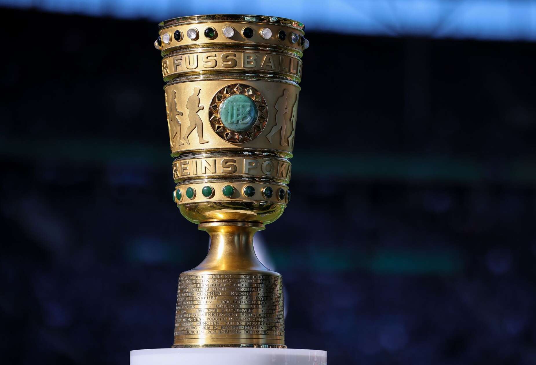 FC Bayern im DFBPokal bei Preußen Münster FC Bayern im DFBPokal bei Preußen Münster