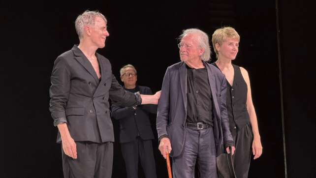 Neues Handke-Stück in Salzburg als gedankenvolles Streifen