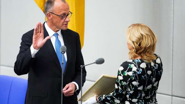 Kritik an Kabinettsumbildung ohne sofortige Vereidigung