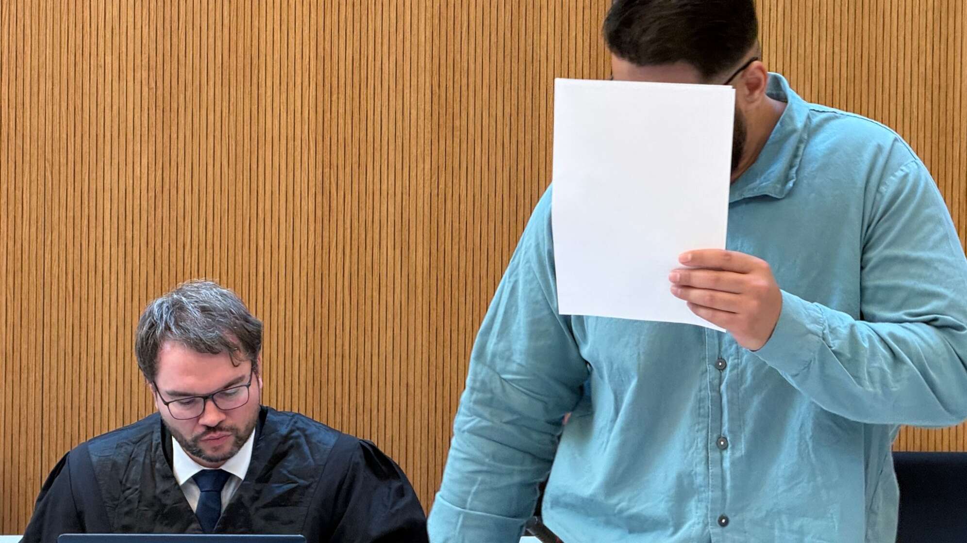 Prozessbeginn wegen Auto-Anschlag auf eine Demonstration