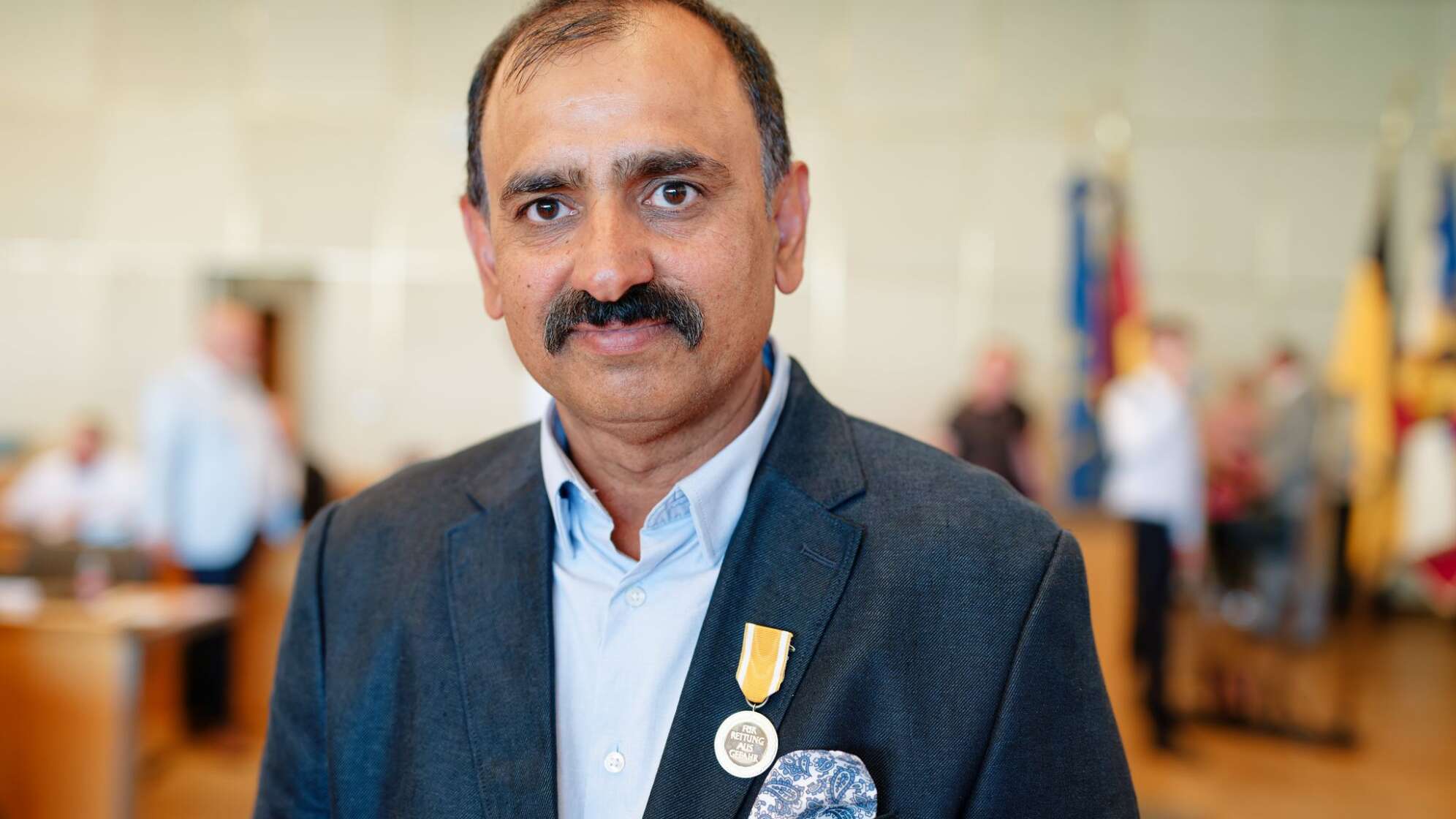 Rettungsmedaille für Taxifahrer Muhammad Afzal
